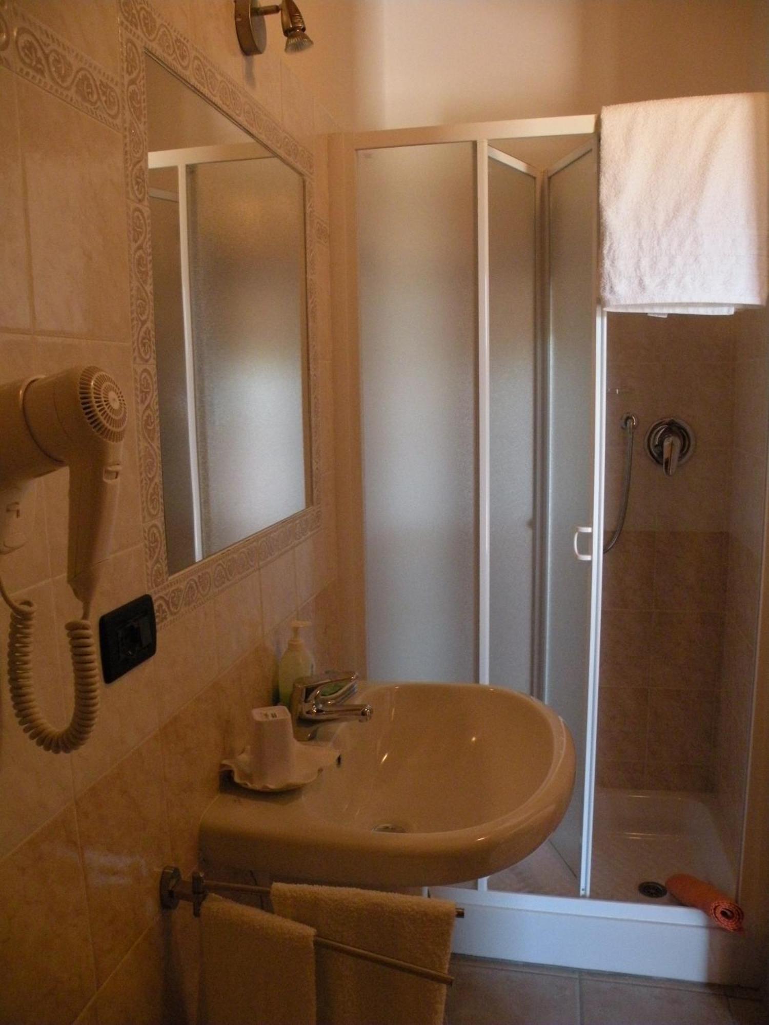 B&B Da Levi Piana Del Sole Rivalta Bormida Værelse billede